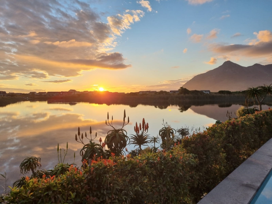 3 Bedroom Property for Sale in Lake Michelle Western Cape